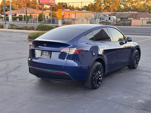 Used 2021 Tesla Model Y Long Range AWD/4WD image 6