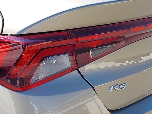 Used 2022 Kia K5 LXS image 38