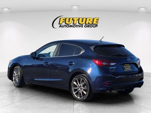 Used 2018 MAZDA MAZDA3 Touring image 9