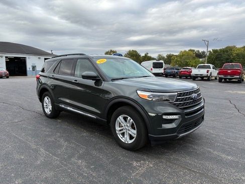 Used 2023 Ford Explorer XLT w/ Equipment Group 202A AWD/4WD image 7