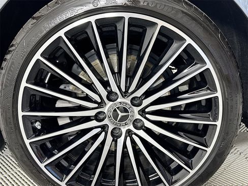 Used 2025 Mercedes-Benz C 300 4MATIC Sedan image 32