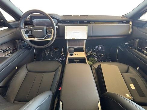 New 2026 Land Rover Range Rover Long Wheelbase SE image 13