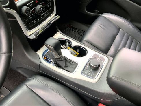 Used 2018 Jeep Grand Cherokee Limited AWD/4WD image 17