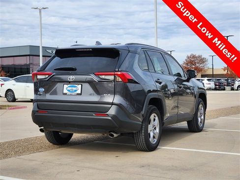 Used 2022 Toyota RAV4 XLE image 3