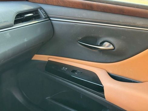 Certified 2024 Lexus ES 350 w/ Premium Package image 37