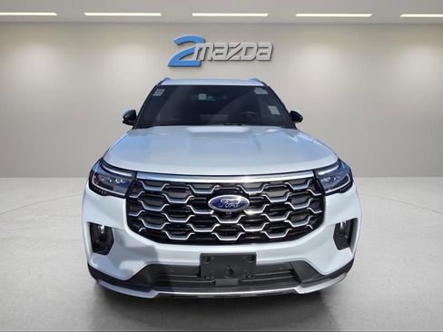 Used 2025 Ford Explorer Platinum w/ LUX Leather Package image 6