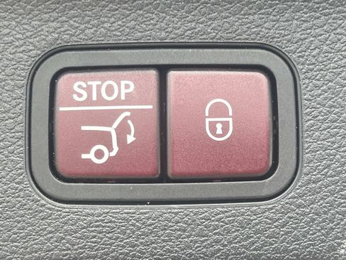 Certified 2023 Mercedes-Benz GLS 450 4MATIC image 12