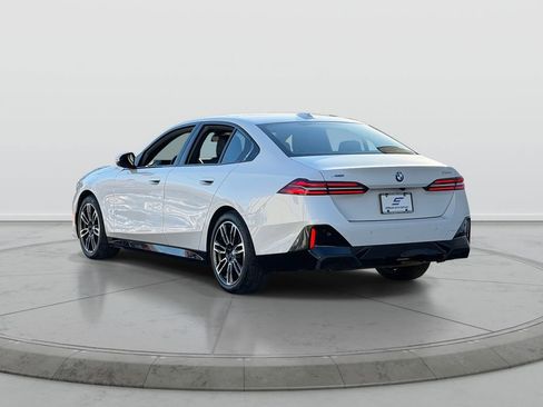 Used 2026 BMW 530i xDrive AWD/4WD image 5