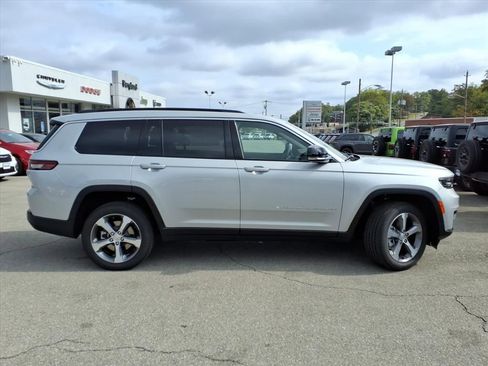 New 2025 Jeep Grand Cherokee L Limited image 3