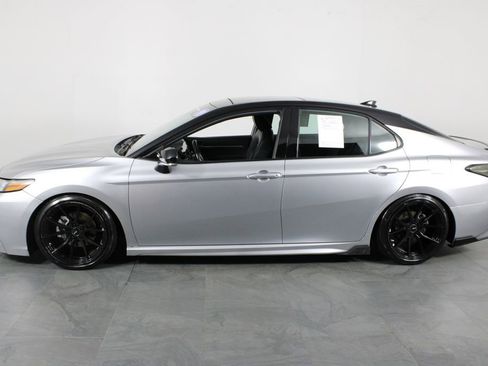 Used 2019 Toyota Camry XSE image 11