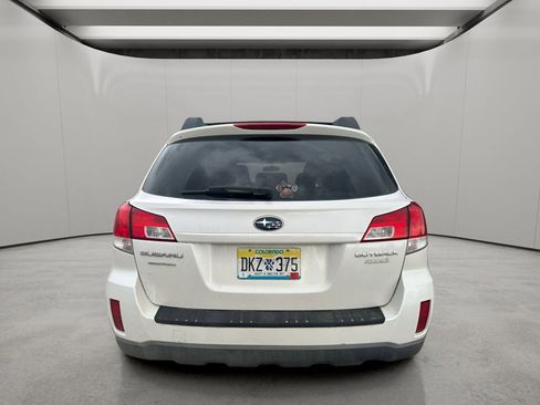 Used 2010 Subaru Outback 2.5i Premium AWD/4WD image 4