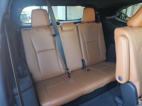 Used 2021 Toyota Highlander Platinum image 12