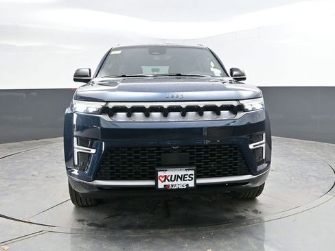 New 2026 Jeep Grand Wagoneer L Limited AWD/4WD image 2