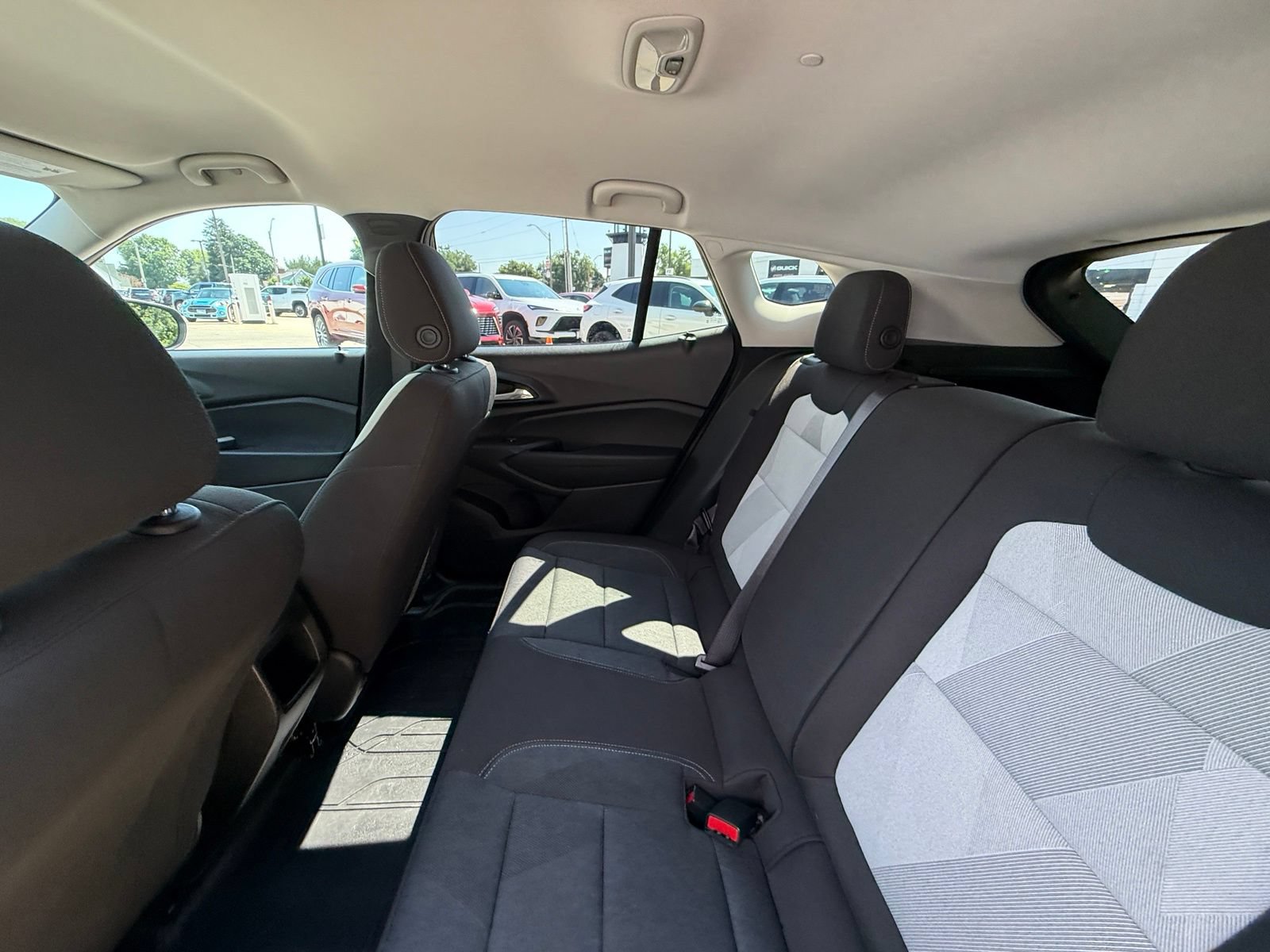 Used 2024 Chevrolet Trax LS w/ LS Convenience Package FWD image 5
