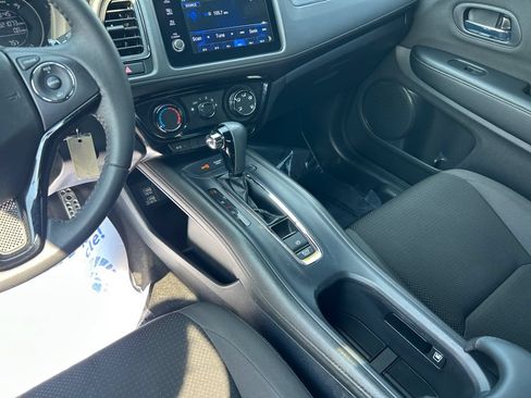 Used 2022 Honda HR-V Sport image 11