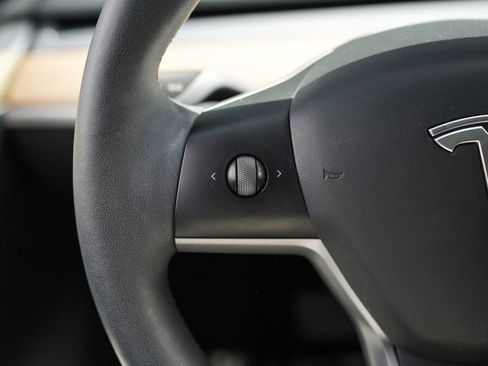 Used 2023 Tesla Model Y Long Range image 26