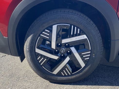New 2026 Nissan Kicks SV image 7