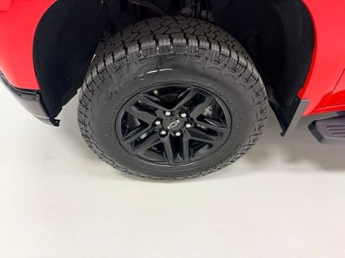 Used 2019 Chevrolet Silverado 1500 LT Trail Boss AWD/4WD image 17