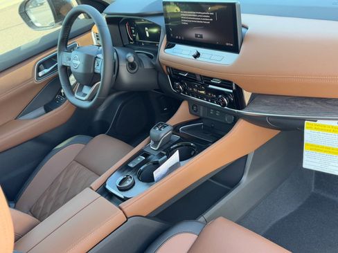 New 2026 Nissan Rogue Platinum image 11