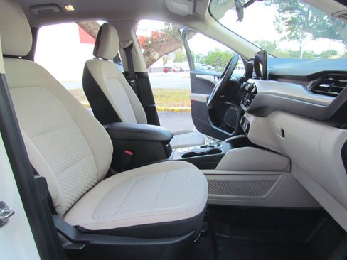 Used 2020 Ford Escape SE image 22