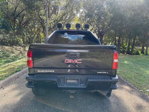 Used 2017 GMC Sierra 2500 Denali w/ Duramax Plus Package image 6