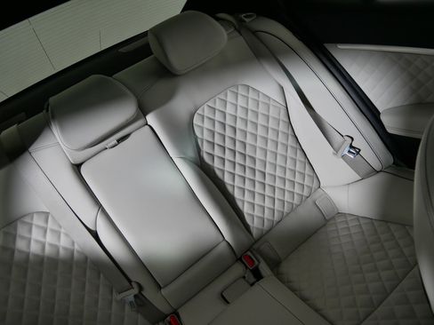 Used 2024 Genesis G70 3.3T Advanced w/ Sport Prestige Package image 14