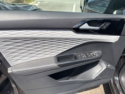 Used 2024 Volkswagen Taos S image 17