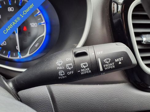 Used 2024 Chrysler Pacifica Touring-L image 20