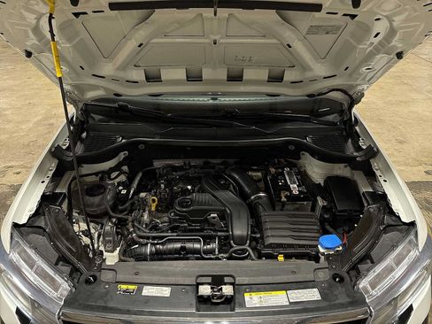 Used 2022 Volkswagen Taos SE AWD/4WD image 12
