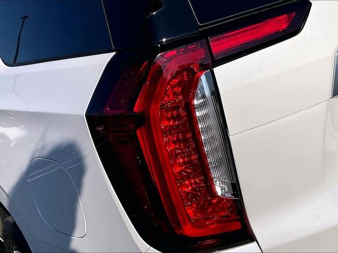 Used 2023 GMC Yukon Denali image 33