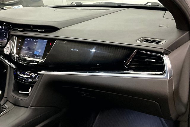 Used 2024 Cadillac XT6 Sport w/ Technology Package AWD/4WD image 19