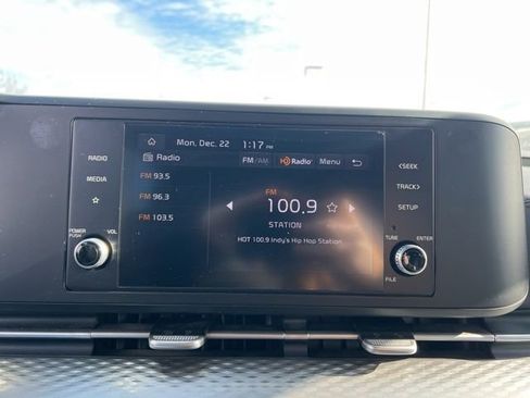 Certified 2024 Kia Carnival LX image 18