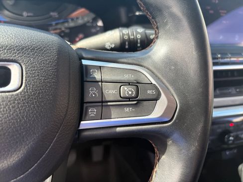 Used 2022 Jeep Compass Limited w/ Sun and Sound Group image 23