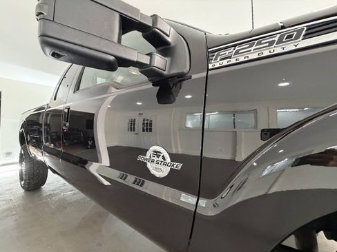 Used 2015 Ford F250 Lariat w/ Chrome Package AWD/4WD image 9