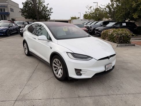 Used 2018 Tesla Model X 100D image 7