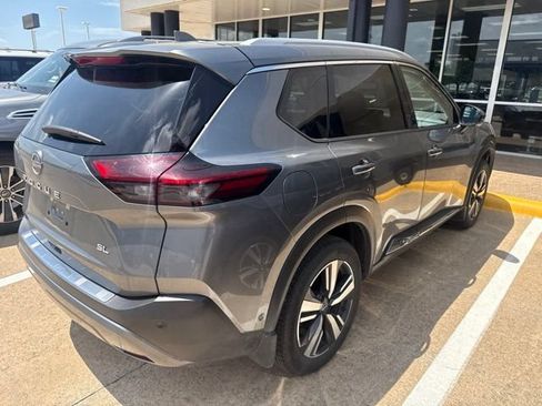 Used 2023 Nissan Rogue SL w/ SL Premium Package FWD image 9