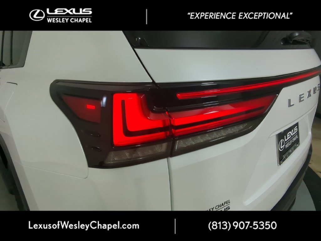 Used 2025 Lexus LX 700h Overtrail AWD/4WD image 7