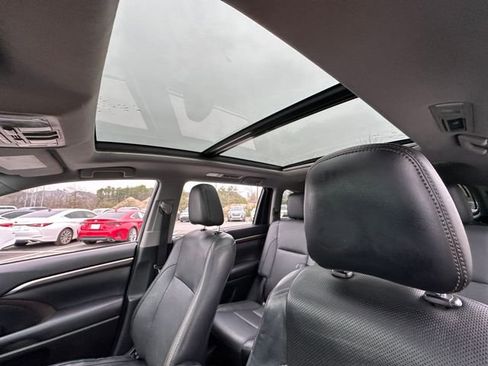 Used 2016 Toyota Highlander Limited Platinum image 33