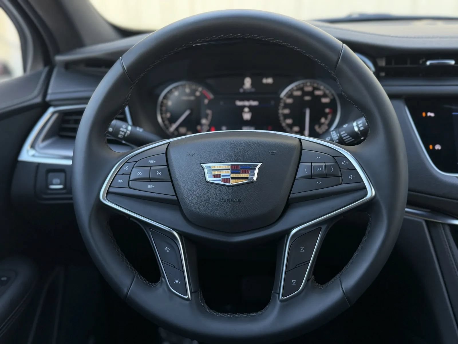 Used 2025 Cadillac XT5 Luxury w/ LPO, Floor Liner Package FWD image 21