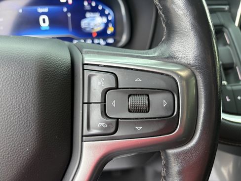Used 2022 Chevrolet Suburban Premier AWD/4WD image 17