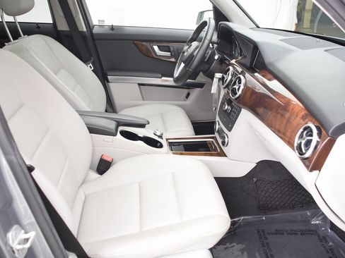 Used 2015 Mercedes-Benz GLK 350 2WD image 15