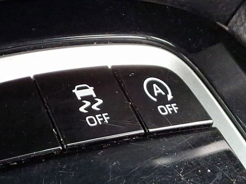 Used 2024 Toyota Corolla Cross LE image 27