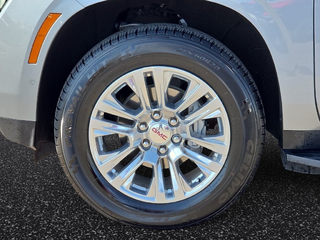 Used 2025 GMC Yukon Denali AWD/4WD image 8