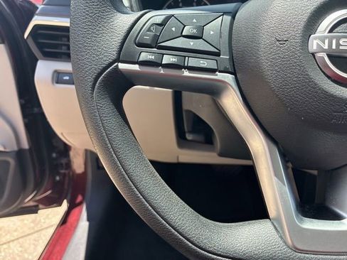 Used 2025 Nissan Altima 2.5 SV FWD image 22
