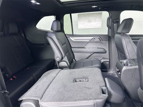 New 2026 GMC Acadia Elevation image 28