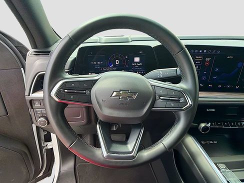 Used 2025 Chevrolet Suburban Z71 AWD/4WD image 39