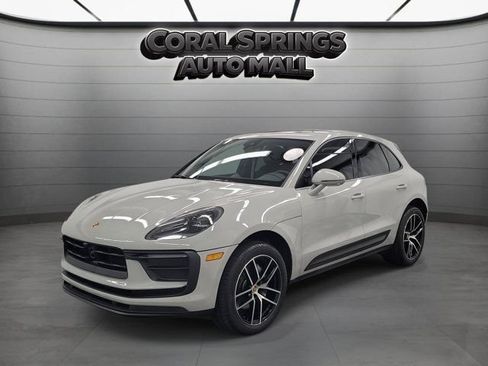 Used 2024 Porsche Macan AWD/4WD image 3