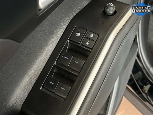 Used 2025 Toyota Highlander XSE image 29