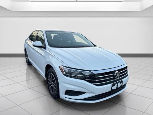 Used 2020 Volkswagen Jetta SE w/ SE Cold Weather Package image 9