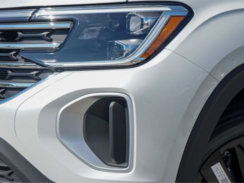 New 2026 Volkswagen Atlas SE image 3